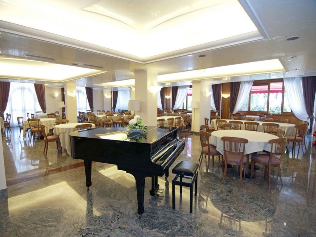 Hotel Apeneste Маттината Экстерьер фото