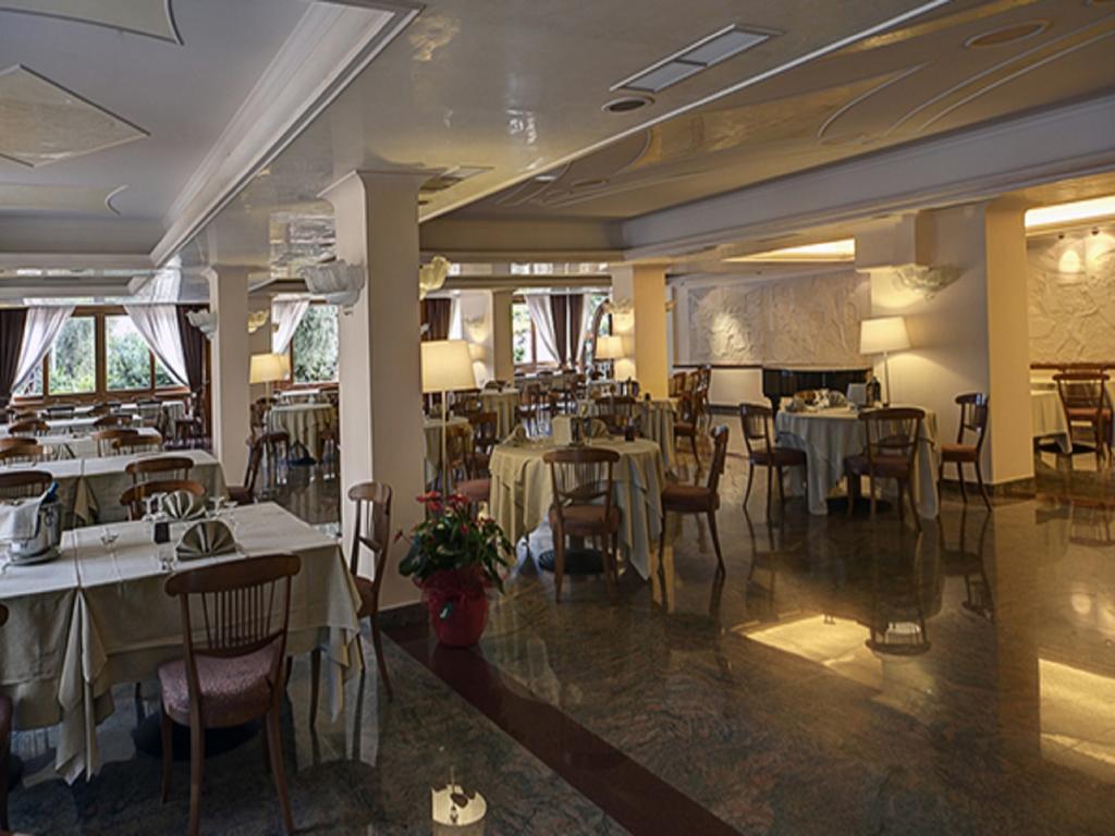 Hotel Apeneste Маттината Экстерьер фото