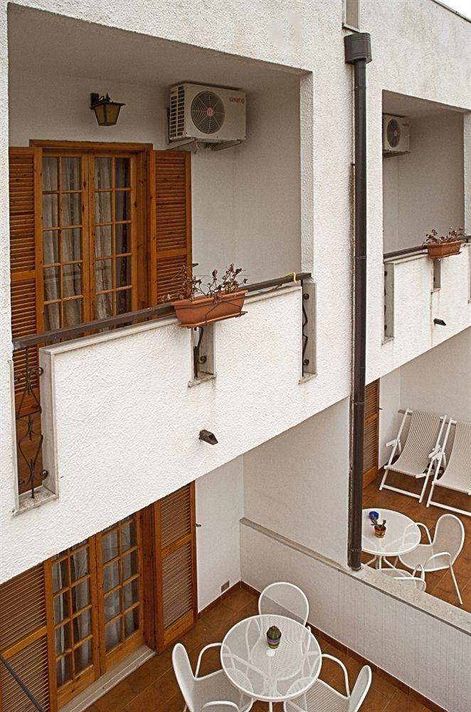 Hotel Apeneste Маттината Экстерьер фото