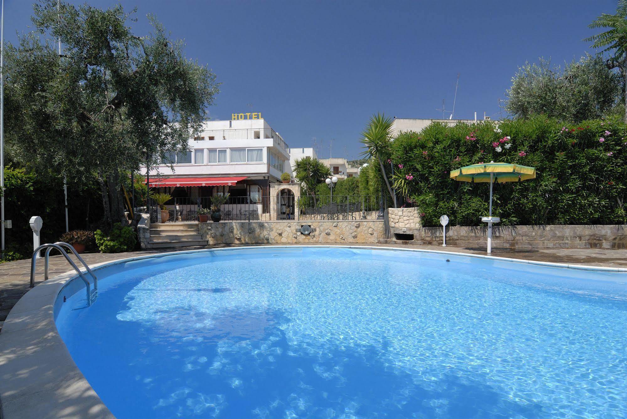 Hotel Apeneste Маттината Экстерьер фото